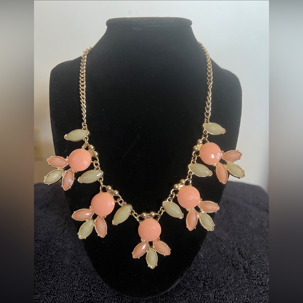 Vintage Costume Jewelry Beautiful 22 Pink And Yellownecklace 10$